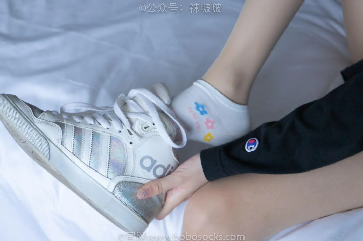 [BoBoSocks袜啵啵]NO.015 稚予-阿迪板鞋、白色短棉袜、肉丝 [135P]插图1